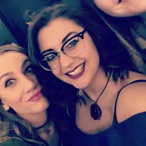 Meet your Posher, Olivia